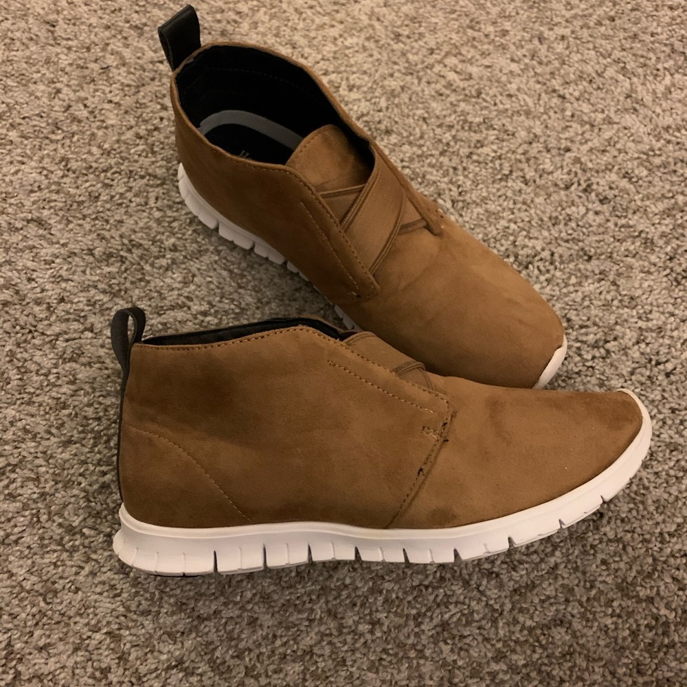 Women’s Henry Ferrera boot/sneaker